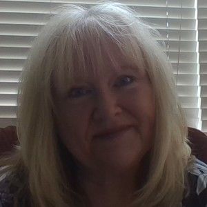 Meet your Posher, Carolyn